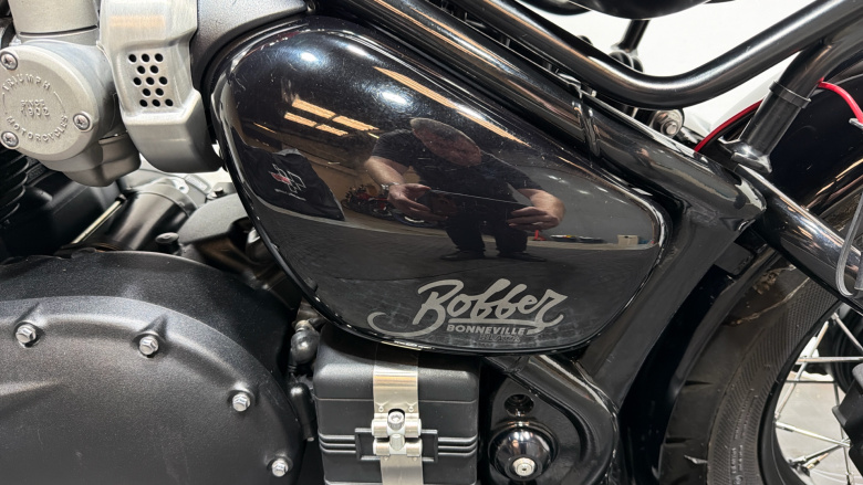 Triumph Bonneville Bobber Black